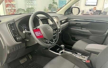 Mitsubishi Outlander III рестайлинг 3, 2022 год, 4 200 000 рублей, 8 фотография