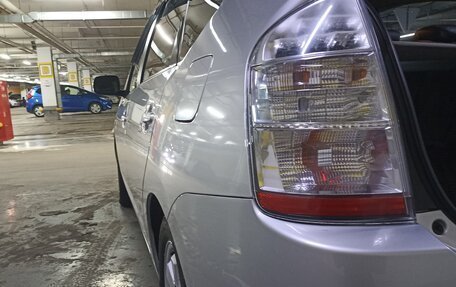 Toyota Prius, 2010 год, 980 000 рублей, 6 фотография