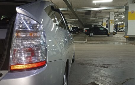 Toyota Prius, 2010 год, 980 000 рублей, 8 фотография