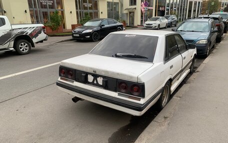 Nissan Skyline, 1986 год, 400 000 рублей, 3 фотография