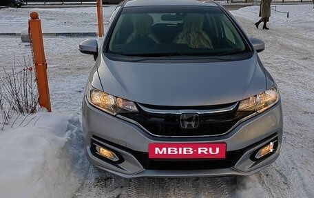 Honda Fit III, 2018 год, 1 350 000 рублей, 2 фотография