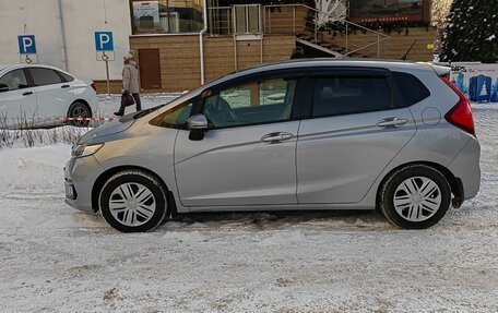 Honda Fit III, 2018 год, 1 350 000 рублей, 5 фотография