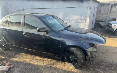 BMW 5 серия, 2004 год, 650 000 рублей, 3 фотография