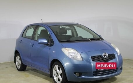 Toyota Yaris III рестайлинг, 2007 год, 680 000 рублей, 3 фотография