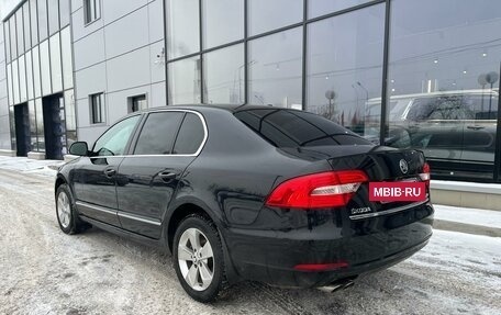 Skoda Superb III рестайлинг, 2013 год, 949 000 рублей, 4 фотография