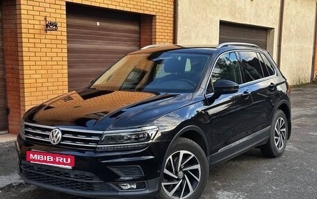 Volkswagen Tiguan II, 2018 год, 2 500 000 рублей, 2 фотография