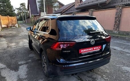 Volkswagen Tiguan II, 2018 год, 2 500 000 рублей, 3 фотография