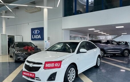 Chevrolet Cruze II, 2013 год, 899 900 рублей, 1 фотография