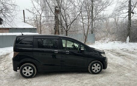 Honda Freed I, 2012 год, 1 300 000 рублей, 5 фотография