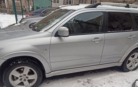 Mitsubishi Outlander III рестайлинг 3, 2007 год, 735 000 рублей, 4 фотография