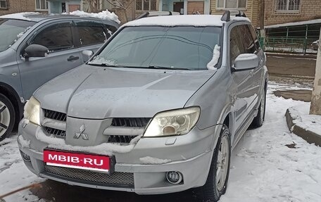 Mitsubishi Outlander III рестайлинг 3, 2007 год, 735 000 рублей, 2 фотография