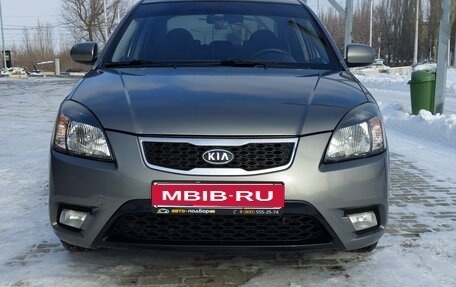 KIA Rio II, 2011 год, 820 000 рублей, 1 фотография