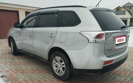 Mitsubishi Outlander III рестайлинг 3, 2013 год, 2 200 000 рублей, 4 фотография