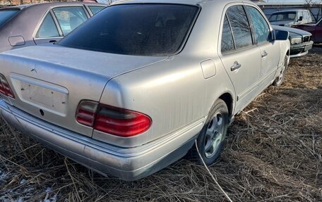 Mercedes-Benz E-Класс, 1998 год, 110 000 рублей, 2 фотография