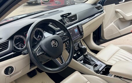 Skoda Superb III рестайлинг, 2016 год, 2 330 000 рублей, 12 фотография