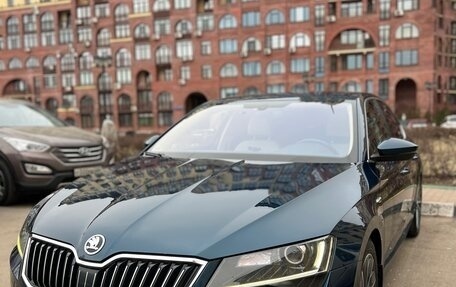 Skoda Superb III рестайлинг, 2016 год, 2 330 000 рублей, 2 фотография