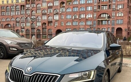 Skoda Superb III рестайлинг, 2016 год, 2 330 000 рублей, 4 фотография