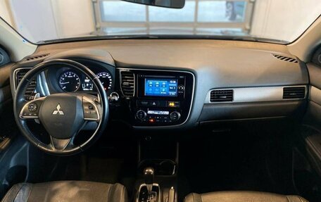 Mitsubishi Outlander III рестайлинг 3, 2014 год, 1 570 000 рублей, 9 фотография