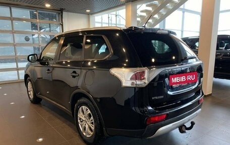 Mitsubishi Outlander III рестайлинг 3, 2014 год, 1 570 000 рублей, 5 фотография