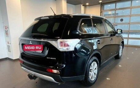 Mitsubishi Outlander III рестайлинг 3, 2014 год, 1 570 000 рублей, 3 фотография