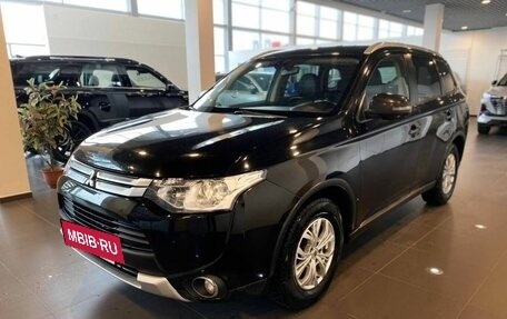 Mitsubishi Outlander III рестайлинг 3, 2014 год, 1 570 000 рублей, 7 фотография