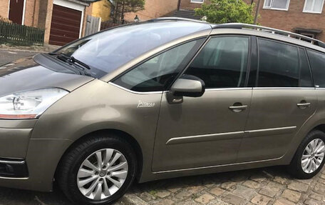 Citroen C4 Picasso II рестайлинг, 2011 год, 699 000 рублей, 1 фотография