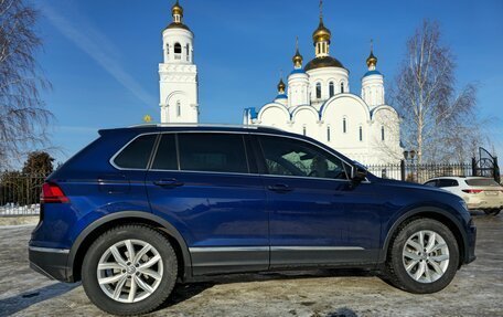 Volkswagen Tiguan II, 2019 год, 2 390 000 рублей, 6 фотография