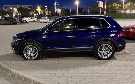 Volkswagen Tiguan II, 2019 год, 2 390 000 рублей, 2 фотография