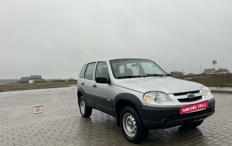 Chevrolet Niva I рестайлинг, 2016 год, 699 000 рублей, 2 фотография