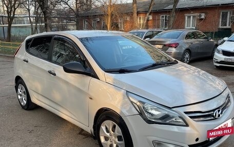 Hyundai Solaris II рестайлинг, 2014 год, 800 000 рублей, 2 фотография