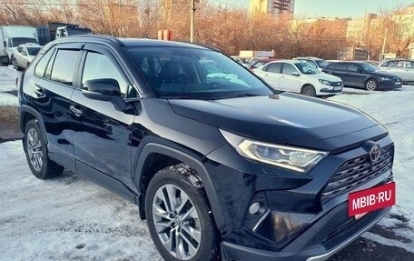 Toyota RAV4, 2022 год, 3 780 000 рублей, 2 фотография