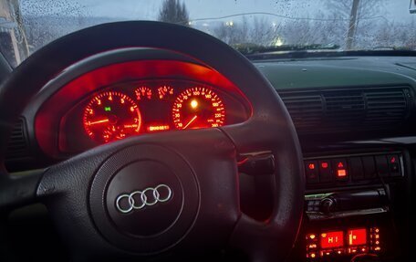 Audi A4, 1998 год, 340 000 рублей, 9 фотография