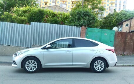 Hyundai Solaris II рестайлинг, 2018 год, 1 599 999 рублей, 8 фотография