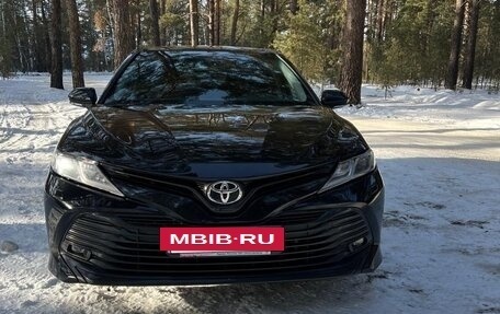 Toyota Camry, 2018 год, 2 950 000 рублей, 9 фотография