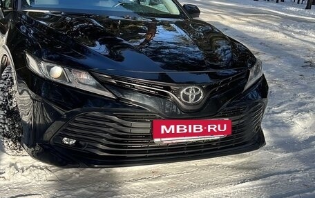 Toyota Camry, 2018 год, 2 950 000 рублей, 6 фотография