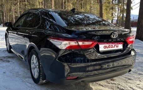 Toyota Camry, 2018 год, 2 950 000 рублей, 10 фотография