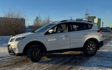 Toyota RAV4, 2015 год, 3 000 000 рублей, 3 фотография