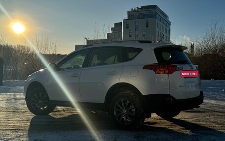 Toyota RAV4, 2015 год, 3 000 000 рублей, 5 фотография