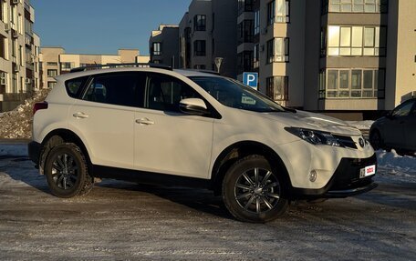 Toyota RAV4, 2015 год, 3 000 000 рублей, 9 фотография