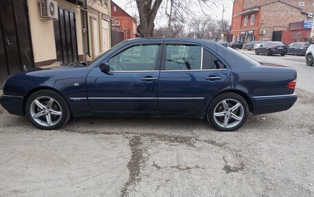 Mercedes-Benz E-Класс, 1996 год, 380 000 рублей, 12 фотография