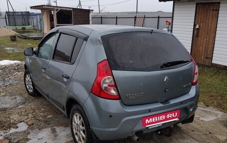 Renault Sandero I, 2011 год, 590 000 рублей, 2 фотография