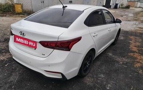 Hyundai Solaris II рестайлинг, 2017 год, 750 000 рублей, 3 фотография