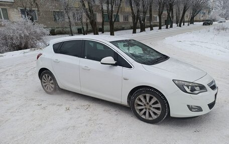 Opel Astra J, 2011 год, 740 000 рублей, 4 фотография