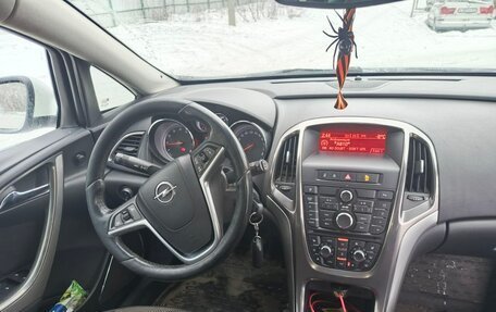 Opel Astra J, 2011 год, 740 000 рублей, 11 фотография