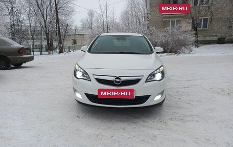 Opel Astra J, 2011 год, 740 000 рублей, 3 фотография