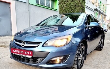 Opel Astra J, 2014 год, 1 075 000 рублей, 39 фотография