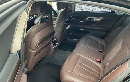 BMW 7 серия, 2017 год, 3 100 000 рублей, 11 фотография