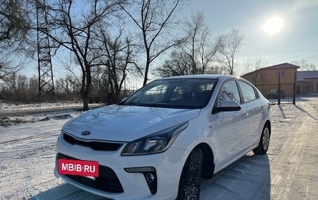 KIA Rio IV, 2018 год, 1 450 000 рублей, 2 фотография