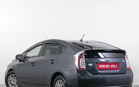 Toyota Prius, 2015 год, 1 299 000 рублей, 4 фотография