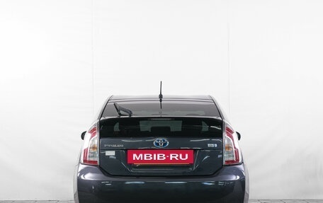 Toyota Prius, 2015 год, 1 299 000 рублей, 5 фотография